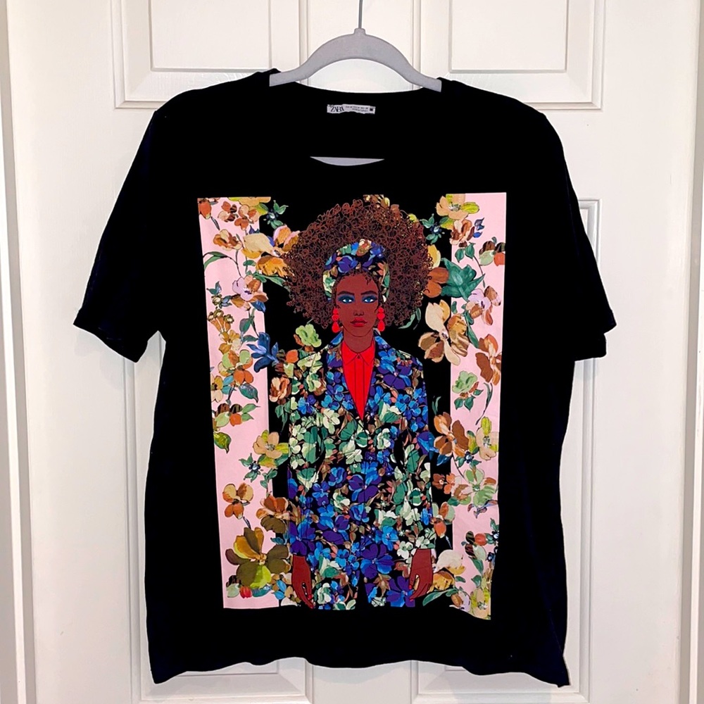 Cute Graphic black T-shirt, excellent condition.